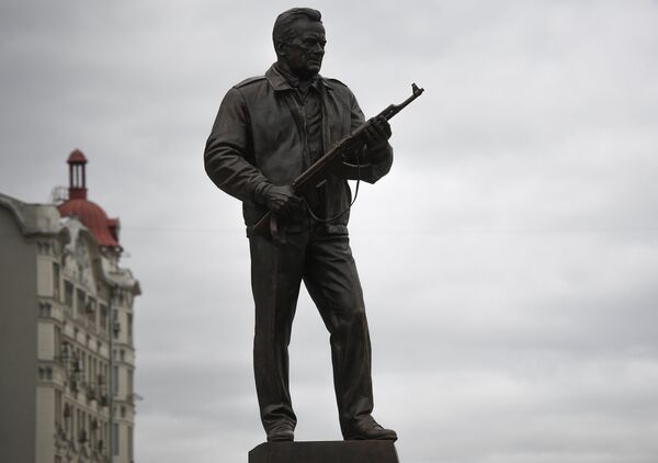 حفل افتتاح نصب تذكاري لمخائيل كلاشنيكوف - سبوتنيك عربي