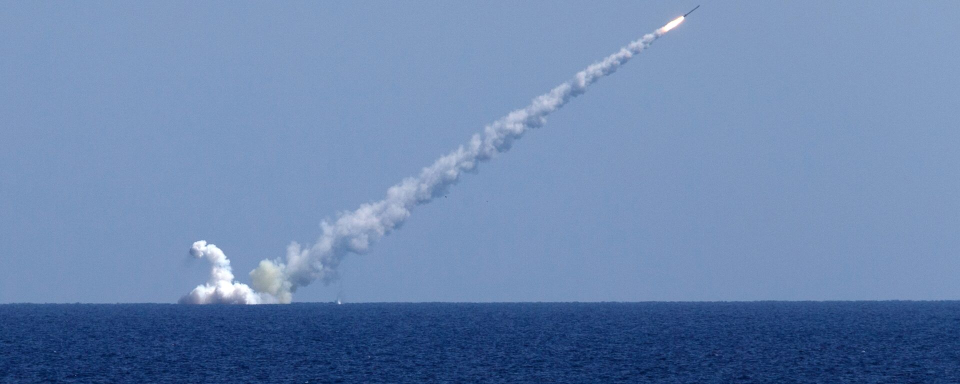الدفاع الروسية: غواصة أسطول البحر الأسود تطلق صواريخ كاليبر المجنحة على مواقع في سوريا - سبوتنيك عربي, 1920, 27.10.2022