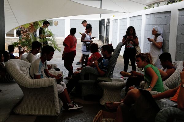 إدمان الإنترنت مرض جديد يغزو البشرية - سبوتنيك عربي