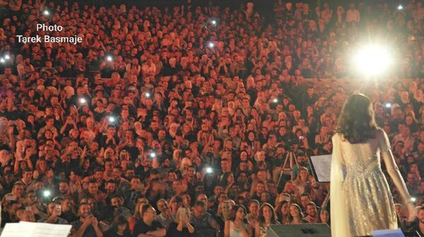 فايا يونان تقدم حفلا فنيا على مدرج قلعة حلب - سبوتنيك عربي