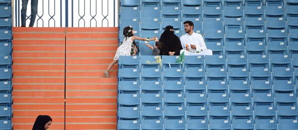 السعودية تسمح للمرأة ولأول مرة بدخول استاد رياضي في اليوم الوطني، الرياض - سبوتنيك عربي