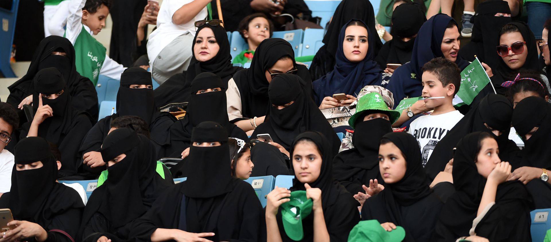 السعودية تسمح للمرأة ولأول مرة بدخول استاد رياضي في اليوم الوطني، الرياض السعودية تسمح للمرأة ولأول مرة بدخول استاد رياضي في اليوم الوطني، الرياض - سبوتنيك عربي, 1920, 27.09.2021