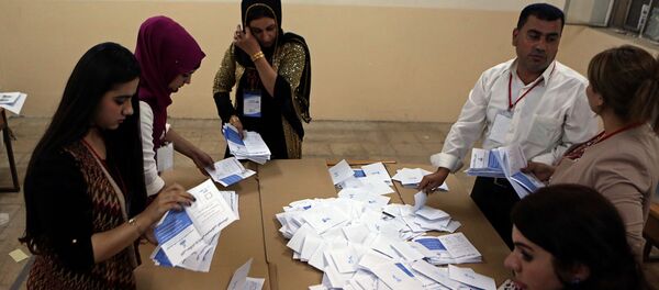 النساء الكرديات خلال مشاركتهن في تصويت استفتاء إقليم كردستان العراق، 25 سبتمبر/ أيلول 2017 - سبوتنيك عربي