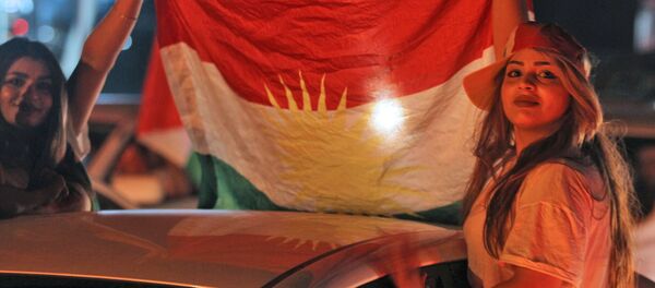 النساء الكرديات خلال مشاركتهن في تصويت استفتاء إقليم كردستان العراق، 25 سبتمبر/ أيلول 2017 - سبوتنيك عربي