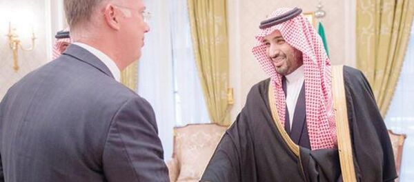 الملك سلمان بن عبد العزيز ورئيس صندق الاستثمارات المباشرة الروسي - سبوتنيك عربي
