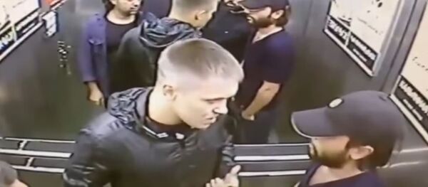 شجار داخل مصعد - سبوتنيك عربي