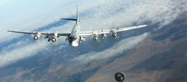  القاذفات الاستراتيجية تو-95 —ام اس توجه ضربات باستخدام صواريخ مجنحة، ضد مواقع المجموعات الإرهابية الدولية في سوريا، 26 سبمتمبر/ أيلول 2017 - سبوتنيك عربي