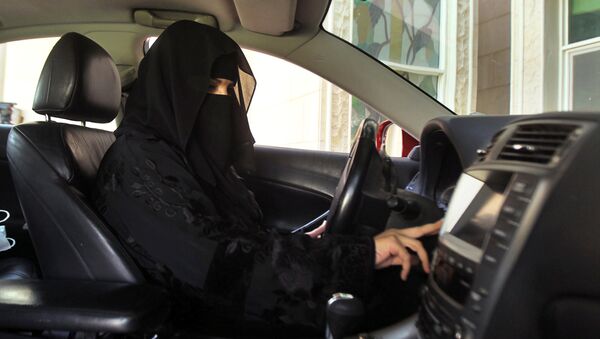 سعودية تقود السيارة - سبوتنيك عربي