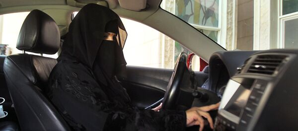 سعودية تقود السيارة - سبوتنيك عربي