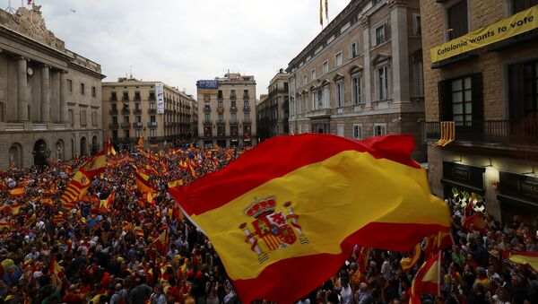 متظاهرون ضد استقلال كتالونيا - سبوتنيك عربي