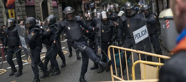 استفتاء كتالونيا - 1 أكتوبر/ تشرين الأول 2017 - الشرطة - إسبانيا - سبوتنيك عربي