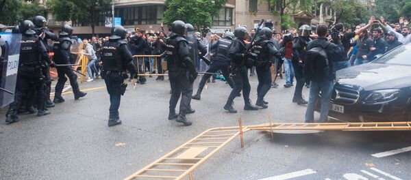 استفتاء كتالونيا - 1 أكتوبر/ تشرين الأول 2017 - الشرطة - إسبانيا استفتاء كتالونيا - 1 أكتوبر/ تشرين الأول 2017 - الشرطة - إسبانيا - سبوتنيك عربي