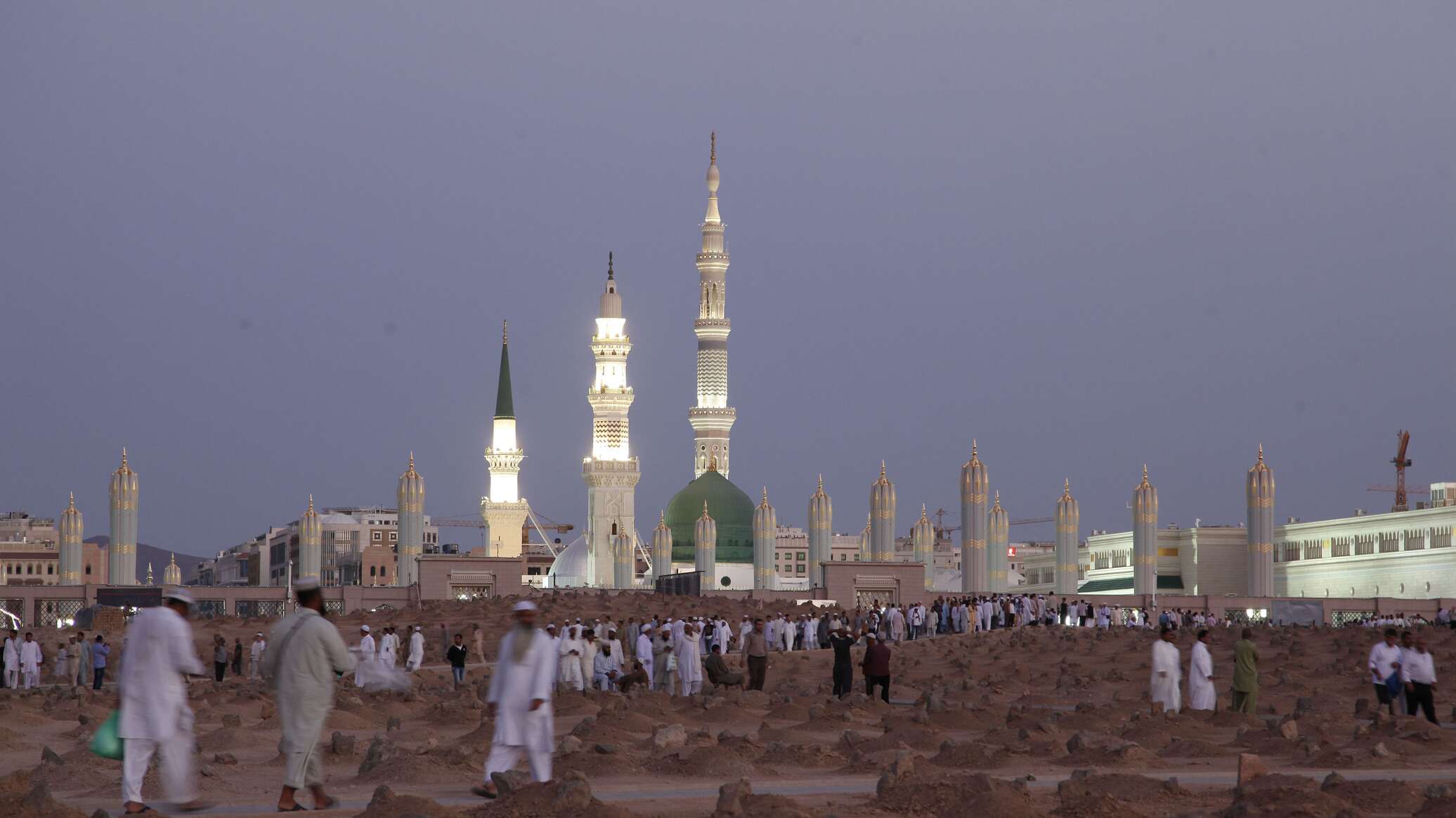 وفاة شيخ القراء في المسجد النبوي عن عمر ناهز 90 عاما
