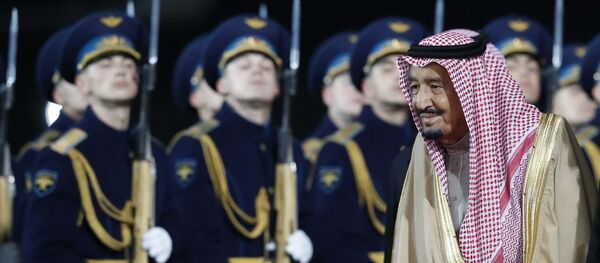 حرس الشرف في استقبال الملك سلمان لدى وصوله موسكو - سبوتنيك عربي
