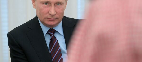 صورة أرشيفية- الرئيس الروسي فلاديمير بوتين، والعاهل السعودي الأمير محمد بن سلمان آل سعودي، موسكو، روسيا صورة أرشيفية- الرئيس الروسي فلاديمير بوتين، والعاهل السعودي الأمير محمد بن سلمان آل سعودي، موسكو، روسيا - سبوتنيك عربي