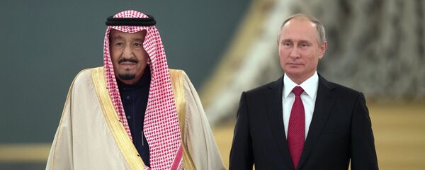 العاهل السعودي، الملك سلمان بن عبد العزيز آل سعود والرئيس الروسي فلاديمير بوتين في قصر الكرملين، موسكو، روسيا - سبوتنيك عربي