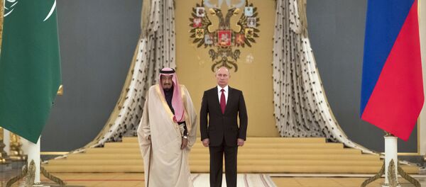 العاهل السعودي، الملك سلمان بن عبد العزيز آل سعود والرئيس الروسي فلاديمير بوتين في قصر الكرملين، موسكو، روسيا - سبوتنيك عربي