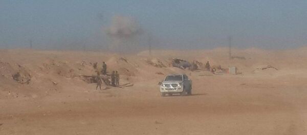 الجيش السوري يوسع دائرة الآمان حول طريق السخنة منعا للخروقات - سبوتنيك عربي