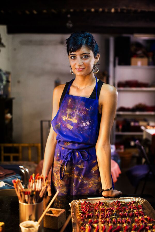 كتاب أطلس الجمال (The Atlas of Beauty) - صورة لفتاة تدعى سيرينا من إيطاليا - سبوتنيك عربي