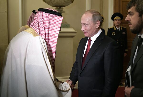 لقاء الرئيس الروسي مع الملك السعودي في موسكو، 5 أكتوبر/تشرين الأول 2017 - سبوتنيك عربي