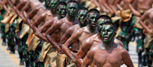 إحياء الذكرى الـ 72 لتأسيس الجيش الإندونيسي، إندونيسيا 5 أكتوبر/ تشرين الأول 2017 - سبوتنيك عربي