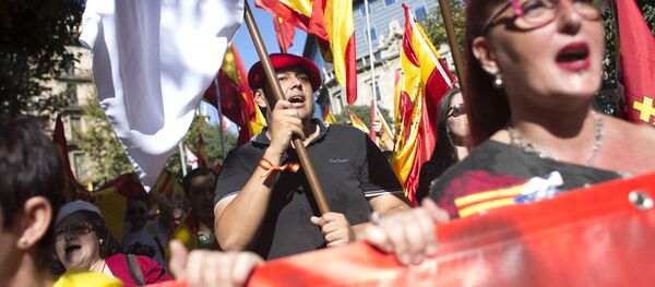 مظاهرات مناهضة لوحدة أراضي إسبانيا في برشلونة، 8 أكتوبر/ تشرين الأول 2017 - سبوتنيك عربي