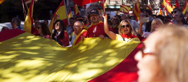 مظاهرات مناهضة لوحدة أراضي إسبانيا في برشلونة، 8 أكتوبر/ تشرين الأول 2017 - سبوتنيك عربي