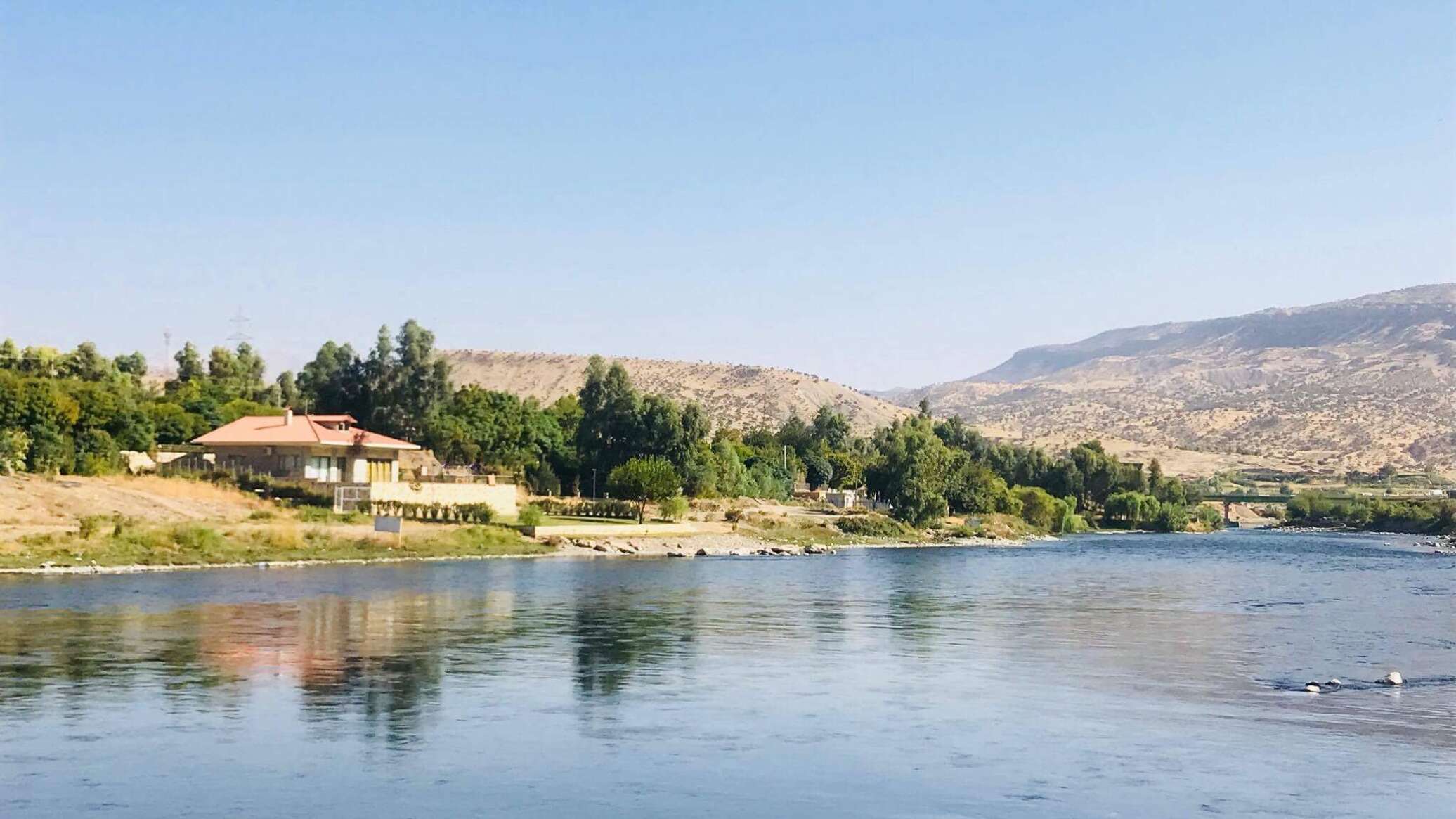 بعد 8 أيام من البحث.. لحظة انتشال ضحية سد "واد جدارة" في الجزائر.. فيديو