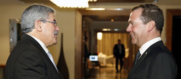 رئيس الوزراء الروسي ديمتري ميدفيدف ونظيره الجزائري محمد أويحيى - سبوتنيك عربي