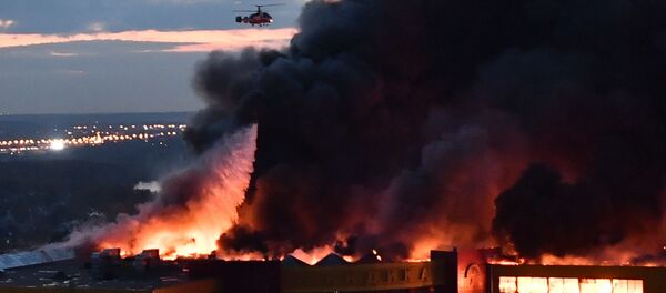 إطفاء حريق في محل تجاري لأدوات البناء سخودنيك في حي ستروغينو بموسكو إطفاء حريق في محل تجاري لأدوات البناء سخودنيك في حي ستروغينو بموسكو - سبوتنيك عربي