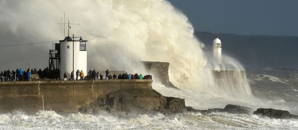إعصار أوفيليا في بريطانيا، 16 أكتوبر/ تشرين الأول 2017 - سبوتنيك عربي