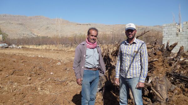 معادلة الأرض تربح على المدرسة عند امرأة الزبداني معادلة الأرض تربح على المدرسة عند امرأة الزبداني - سبوتنيك عربي