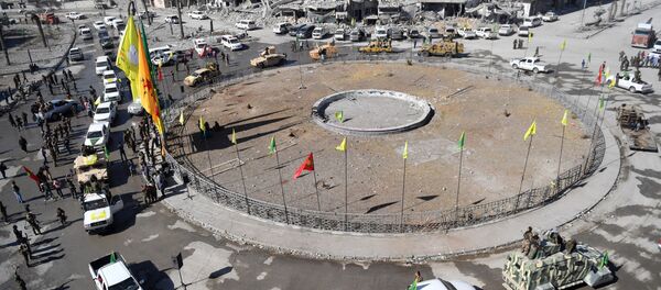 النساء الكرديات في القوات الديموقراطية السورية المشاركة في تحرير الرقة، سوريا 19 أكتوبر/ تشرين الأول 2017 - سبوتنيك عربي