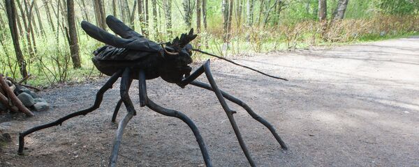 تمثال خشبي للبعوضة - سبوتنيك عربي