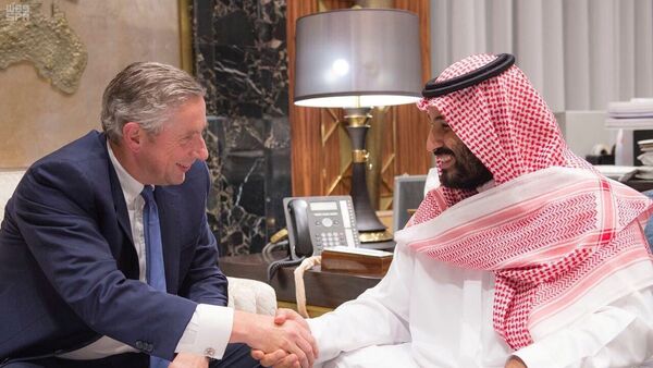 الأمير محمد بن سلمان خلال توقيعه عقد مشروع نيوم - سبوتنيك عربي