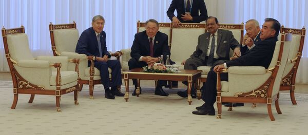 نزاربايف يلتقي اليوم وفود البلدان الضامنة لجولة أستانا 7 - سبوتنيك عربي