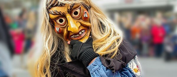 Witch mask - سبوتنيك عربي