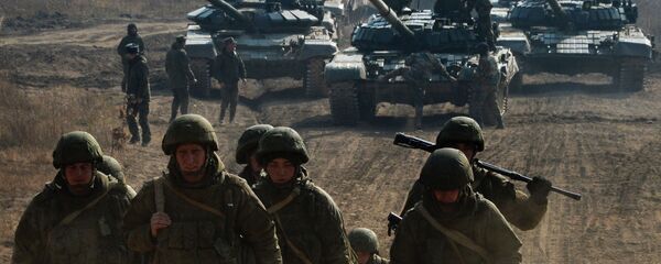 مناورات روسية هندية مشتركة إندرا-2017 في الحقل العسكري سيرغييفسكي في بريمورسكي كراي، روسيا - سبوتنيك عربي