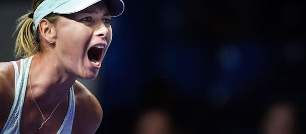 ماريا شارابوفا (روسيا) في المرحلة الأولى من بطولة الكرملين ضد  ماجدالينا ريباريكوفا (سلوفاكيا) - سبوتنيك عربي