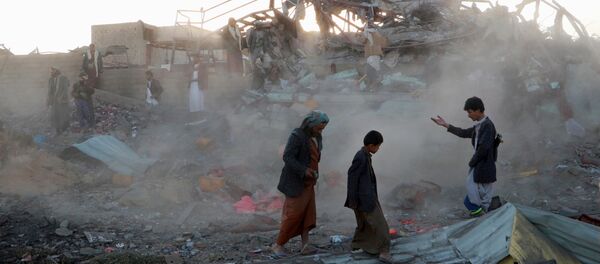 الضربات الجوية لقوات التحالف في صعدة، اليمن 1 نوفمبر/ تشرين الثاني 2017 - سبوتنيك عربي