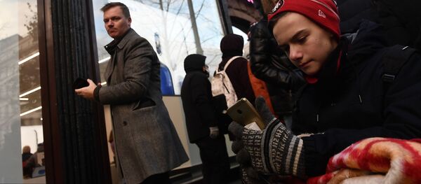 بدء مبيعات هواتف iPhone X في موسكو، روسيا - سبوتنيك عربي