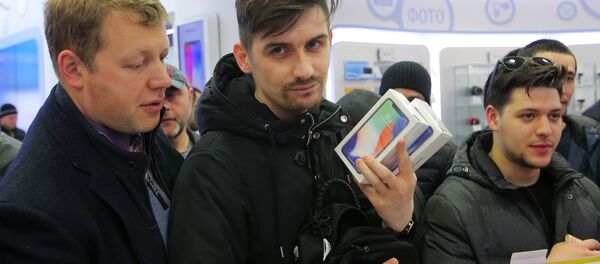 بدء مبيعات هواتف iPhone X في موسكو، روسيا - سبوتنيك عربي