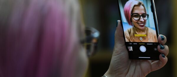 مبيعات هواتف آيفون إكس في متاجر أبل بمختلف مدن العالم 3 نوفمبر/ تشرين الثاني 2017 -  روسيا - سبوتنيك عربي