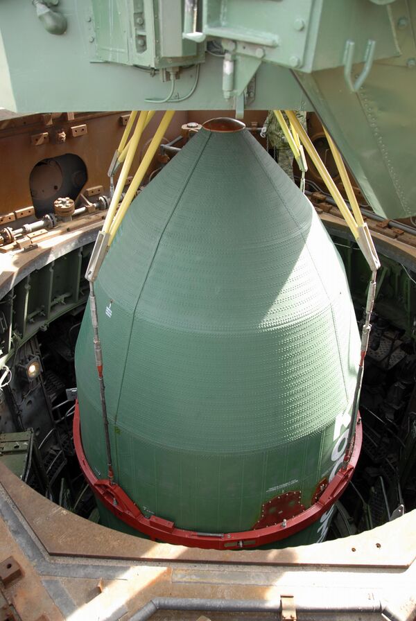 صاروخ إر إس-18 (ساتان بحسب مصطلحات الناتو) صاروخ إر إس-18 (ساتان بحسب مصطلحات الناتو) - سبوتنيك عربي