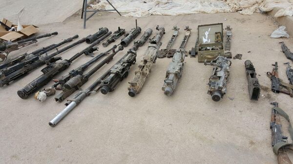 الجيش السوري يعثر على سيارة مفخخة بها عبوة تحتوى مواد كيميائية خلال تمشيطه دير الزور - سبوتنيك عربي