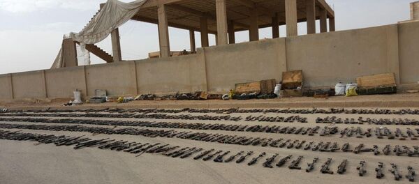 الجيش السوري يعثر على سيارة مفخخة بها عبوة تحتوى مواد كيميائية خلال تمشيطه دير الزور - سبوتنيك عربي