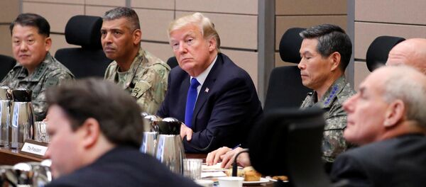 الرئيس الأمريكي دونالد ترامب خلال زيارته كوريا الجنوبية الرئيس الأمريكي دونالد ترامب خلال زيارته كوريا الجنوبية - سبوتنيك عربي