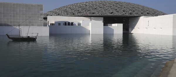 مبنى متحف الفنون لوفر أبو ظبي في أبو ظبي، الإمارات العربية المتحدة 6 نوفمبر/ تشرين الثاني 2017  - سبوتنيك عربي