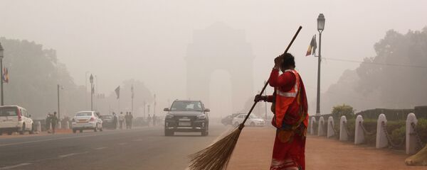 ضباب ودخان في نيودلهي، الهند 8 نوفمبر/ تشرين الثاني 2017 - سبوتنيك عربي
