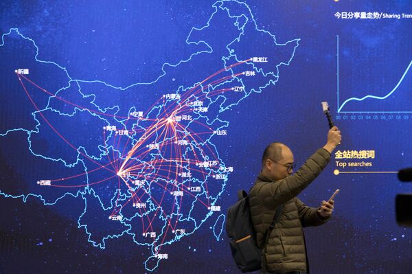 زائر لمقر موقع JD الصيني في يوم السناجل - سبوتنيك عربي